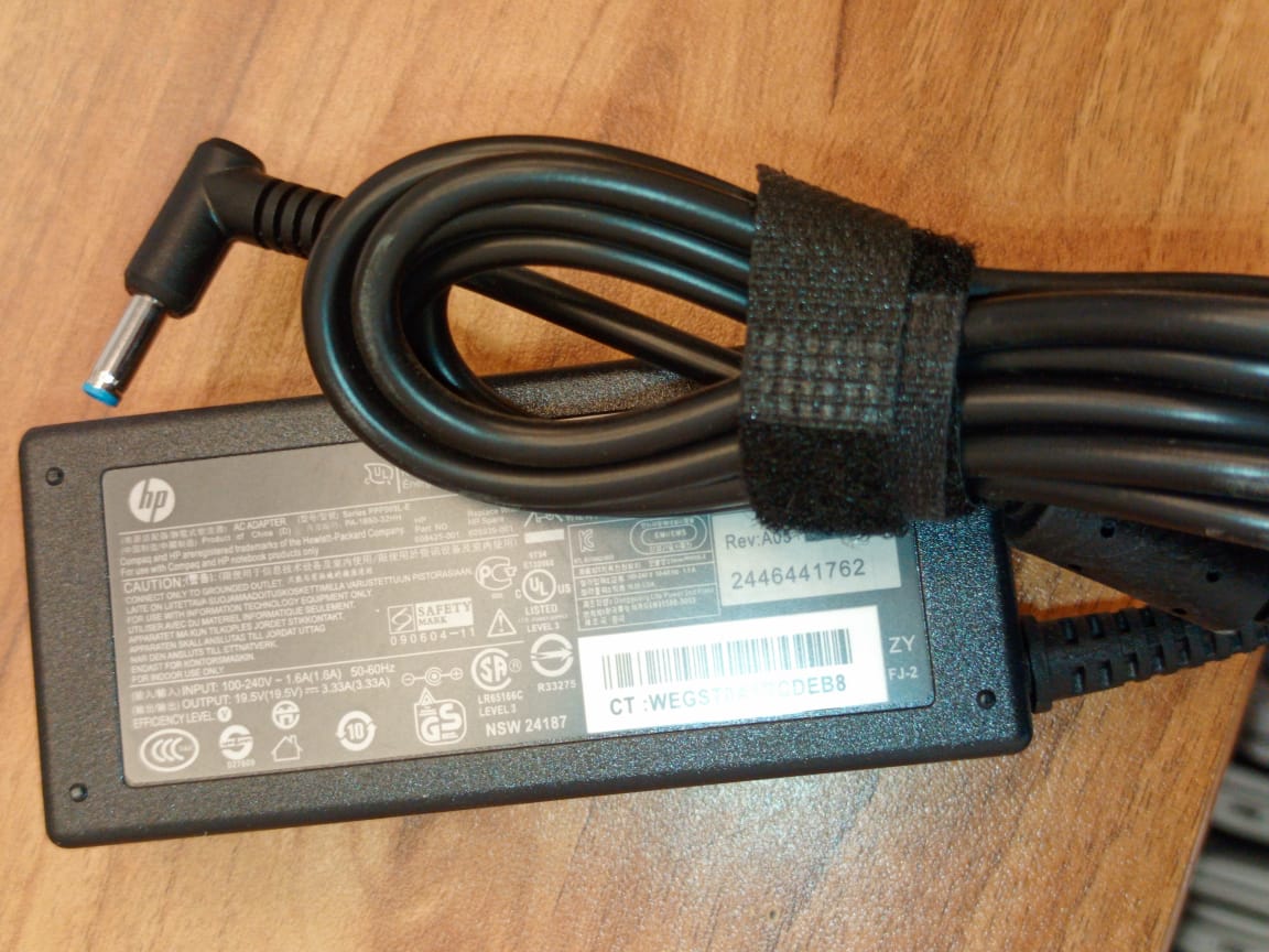 HP BLUE PIN CHARGER