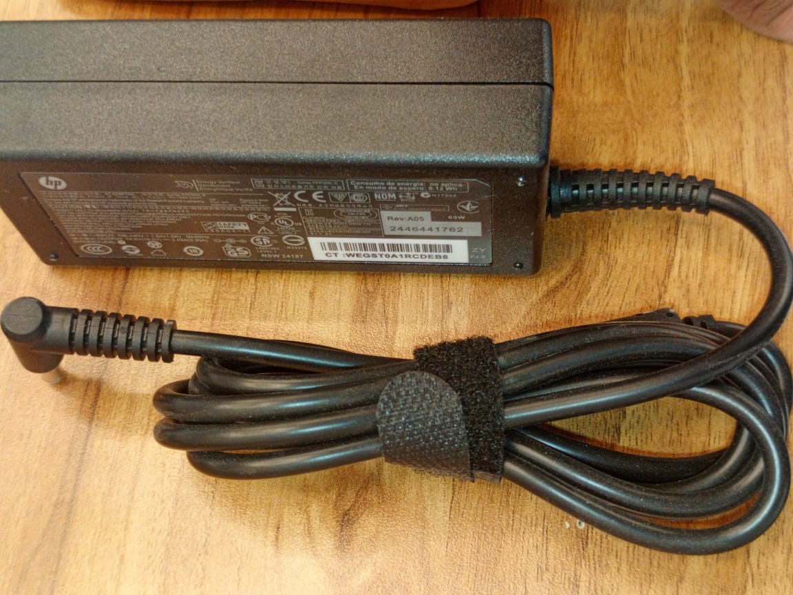 HP BLUE PIN CHARGER