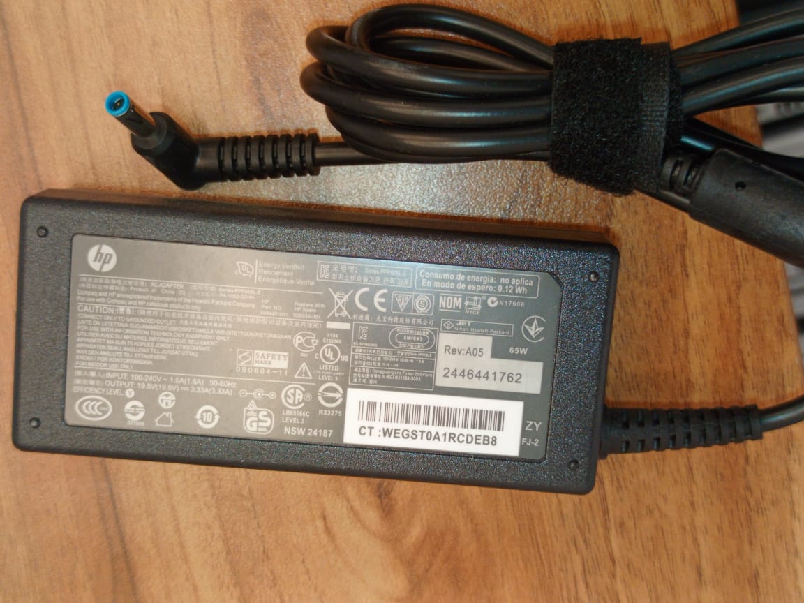 HP BLUE PIN CHARGER